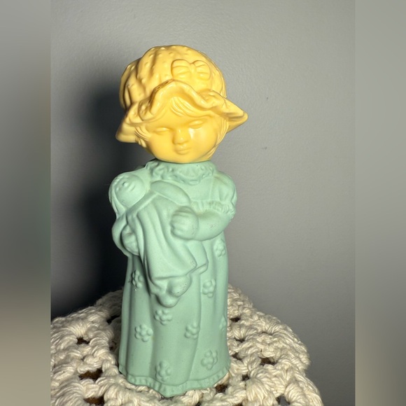 Vintage Avon Little Dream Girl Bottle - Picture 6 of 9